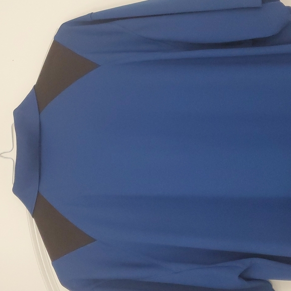 Nice blue and black golf shirt in very good condition! - Picture 5 of 5